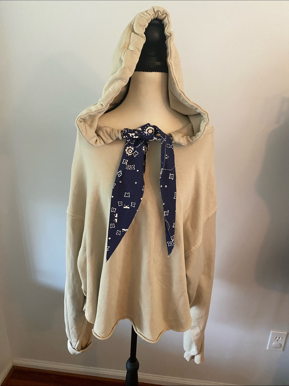 Free prople oversized size large necktie tie hoodie - Picture 1 of 9